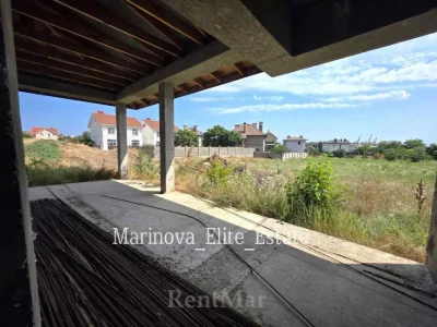 One-story brick house from builders 300 m 15 acres Sovyn