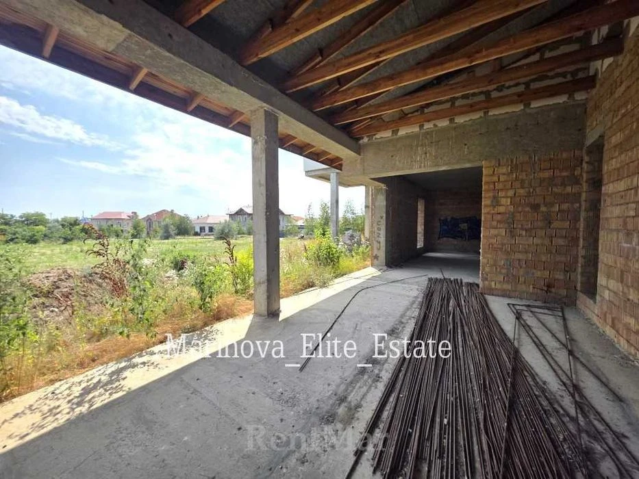 One-story brick house from builders 300 m 15 acres Sovyn
