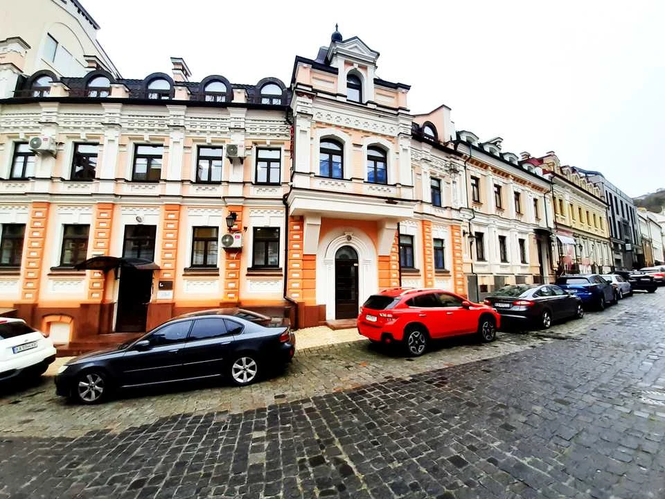 Квартира. Київ, Гончарна вул.
