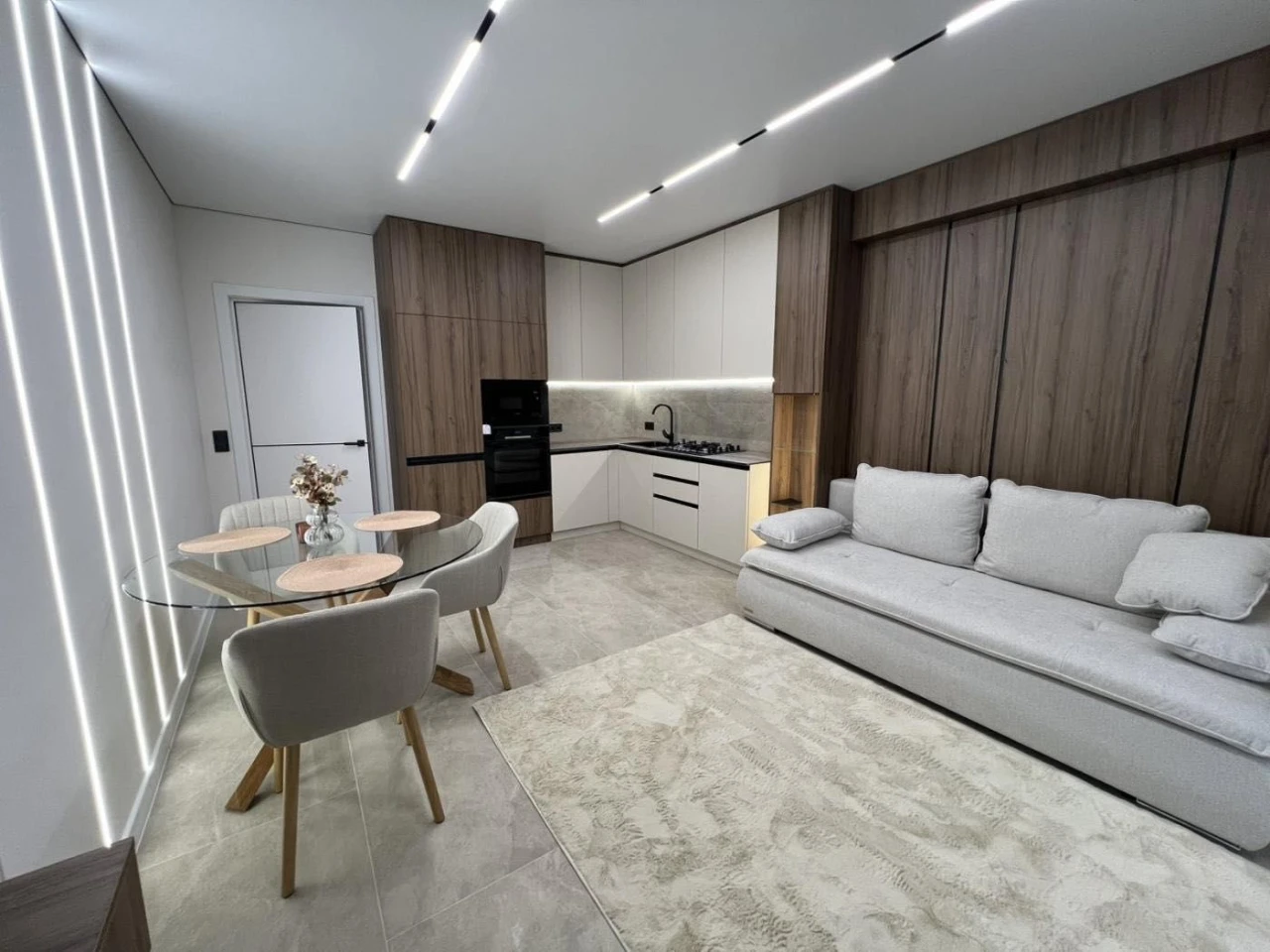 Продаж,  квартира з ремонтом Угорська 12, Новобудова, Сихів,