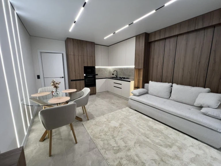 Продаж,  квартира з ремонтом Угорська 12, Новобудова, Сихів,