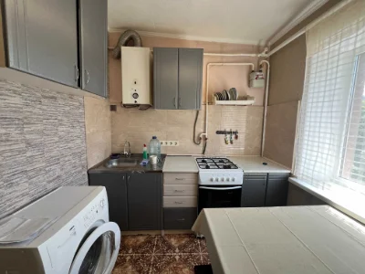2-room apartment on Chernakhovskogo/Teniista Park Pobedy