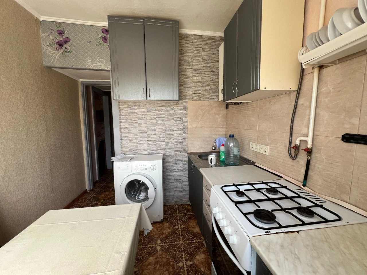 2-room apartment on Chernakhovskogo/Teniista Park Pobedy
