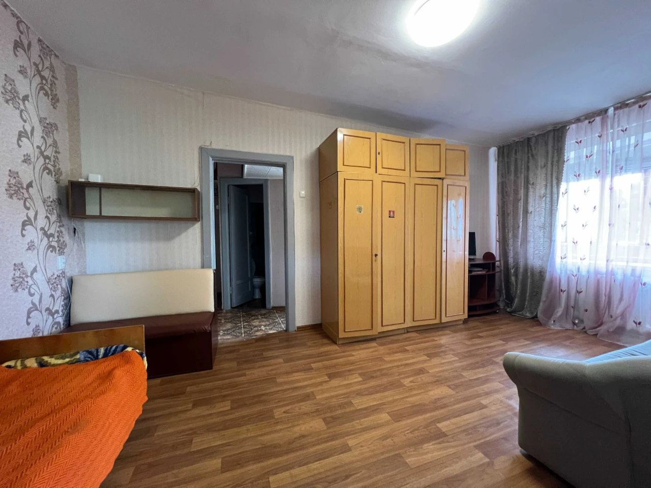 2-room apartment on Chernakhovskogo/Teniista Park Pobedy