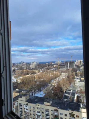 Продам 1-кімнатну  квартиру в ЖК Чотири Сезони на проспекті