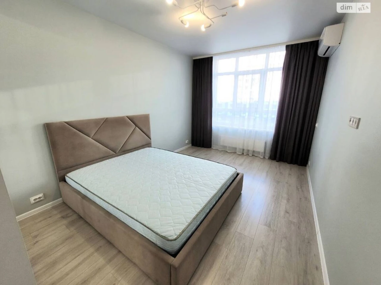 Long-Term Rental Apartment Podilsky