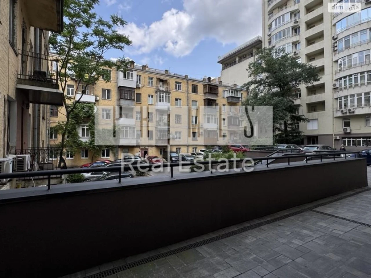 Sale of 4-room apartment in the center of Kyiv