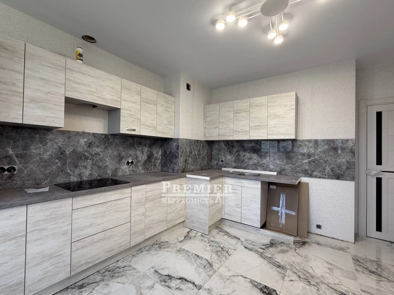 Large 1 bedroom apartment 53 square meters on Tairova Street