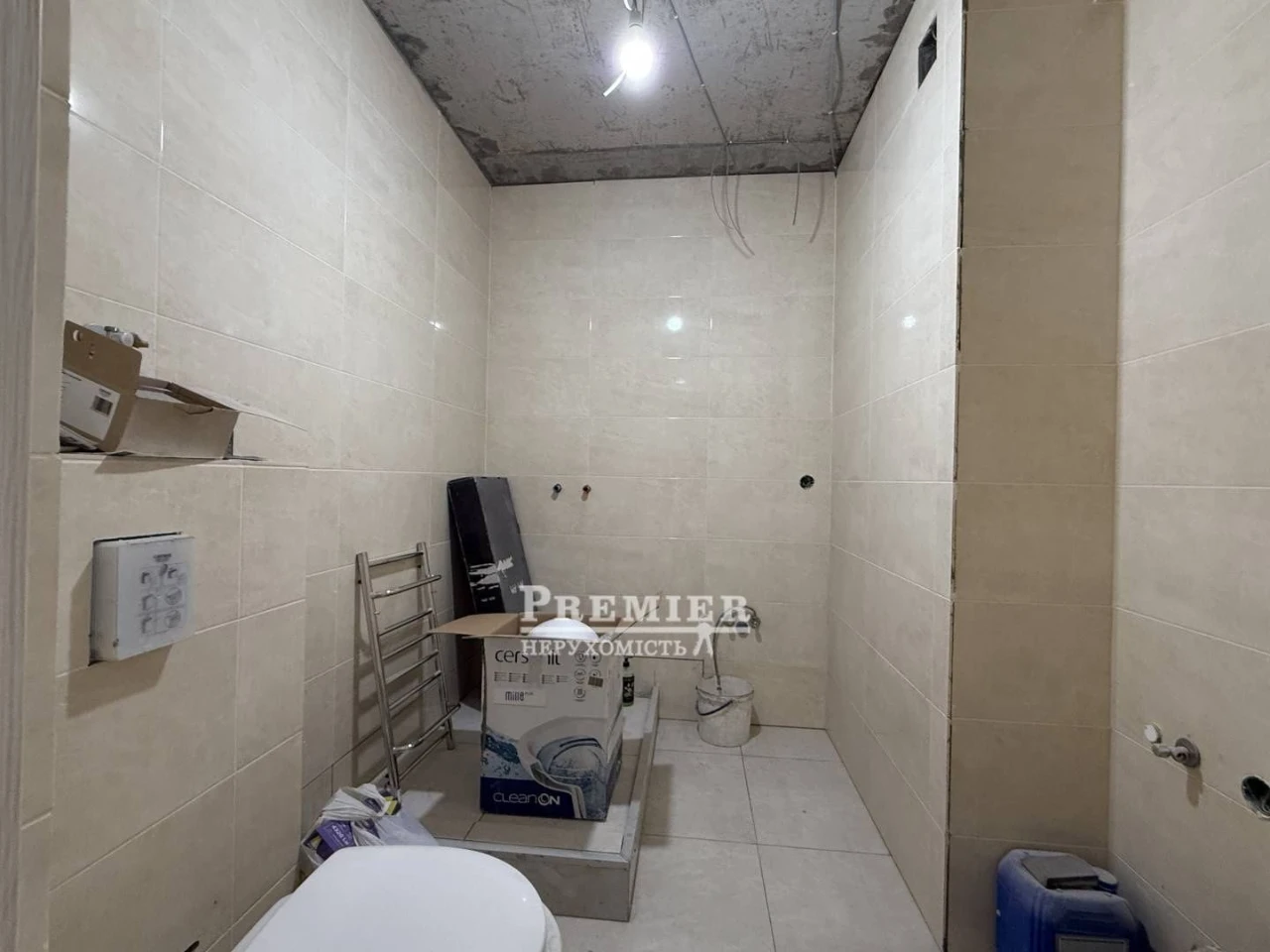 Large 1 bedroom apartment 53 square meters on Tairova Street