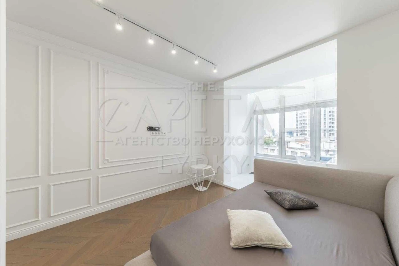 For sale is a 3-room apartment with an area of 115 square meters