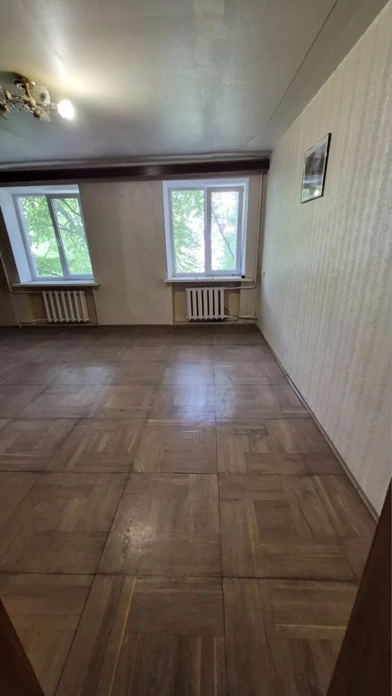 Продажа просторной 2ком на Тополе-3.