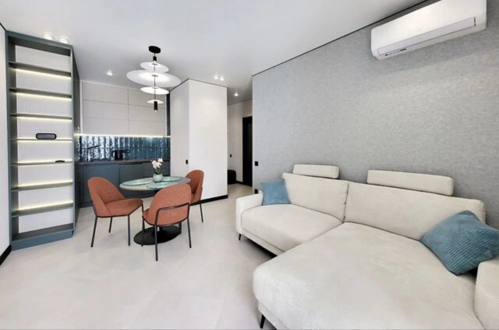 Academic. Apartment with designer renovation. FULLY EQUIPPED
