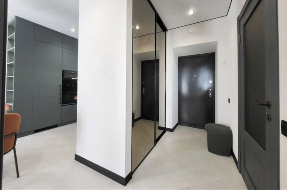 Academic. Apartment with designer renovation. FULLY EQUIPPED