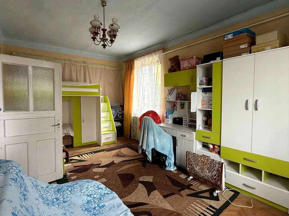 Apartment. Ivano-Frankivsk, Vygivskho St.