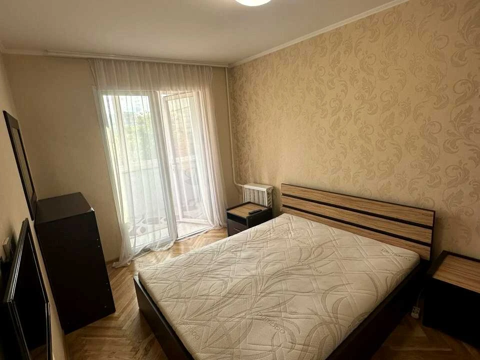 Квартира. Київ, Науки просп.