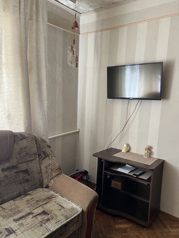 Продаж 2к квартири з садом вул. Суботівська / Кругова