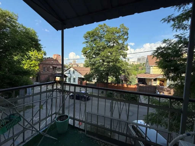 Sale of a 2-room apartment in the heart of the city — St. Vikonkomivska