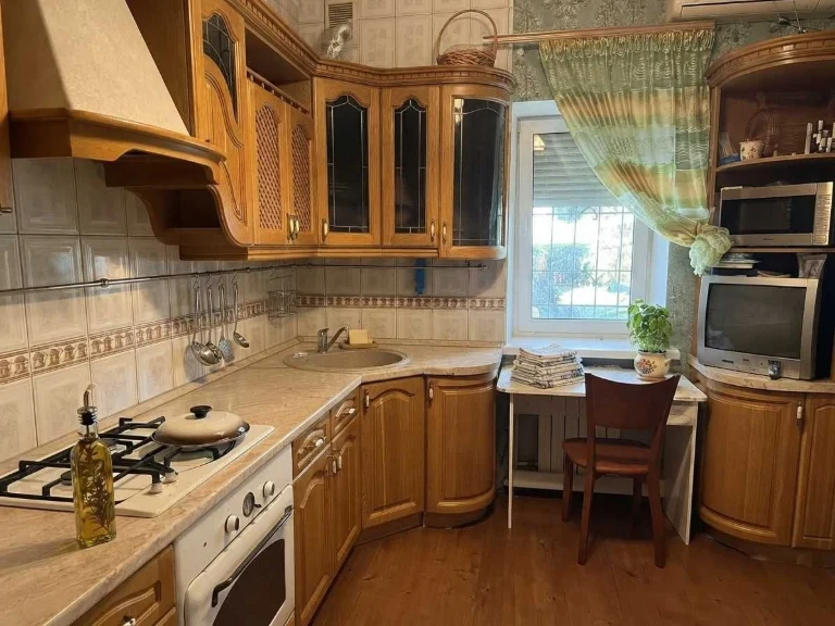 For sale apartment with separate entrance in the center of Dnipro