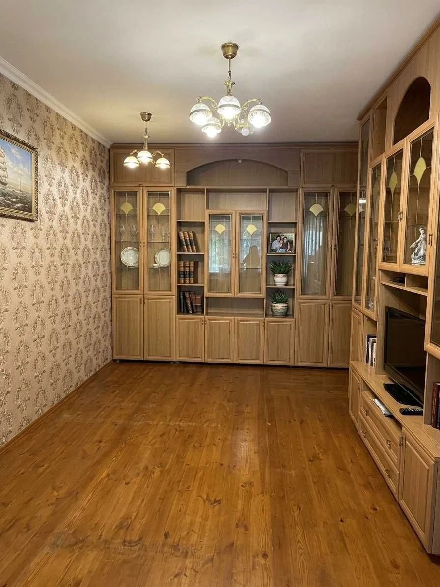 Продам квартиру с отдельным входом в центре Днепра