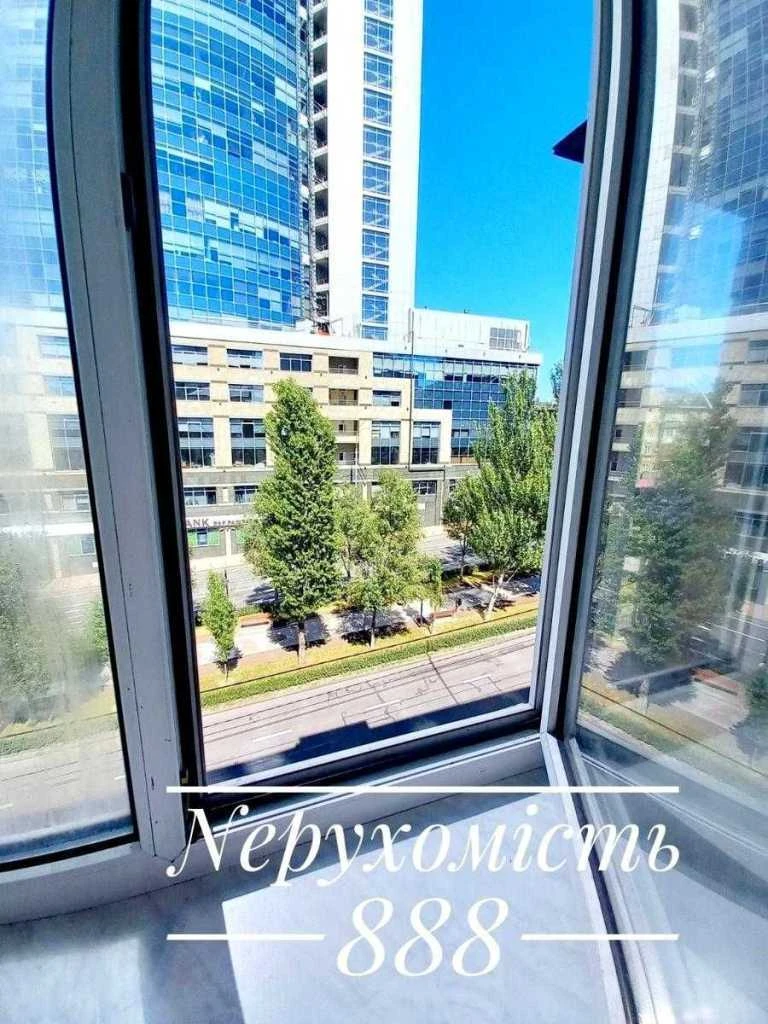 Sale of a 3-room apartment 80.6 sq m, Lesi Ukrainky Blvd., 6
