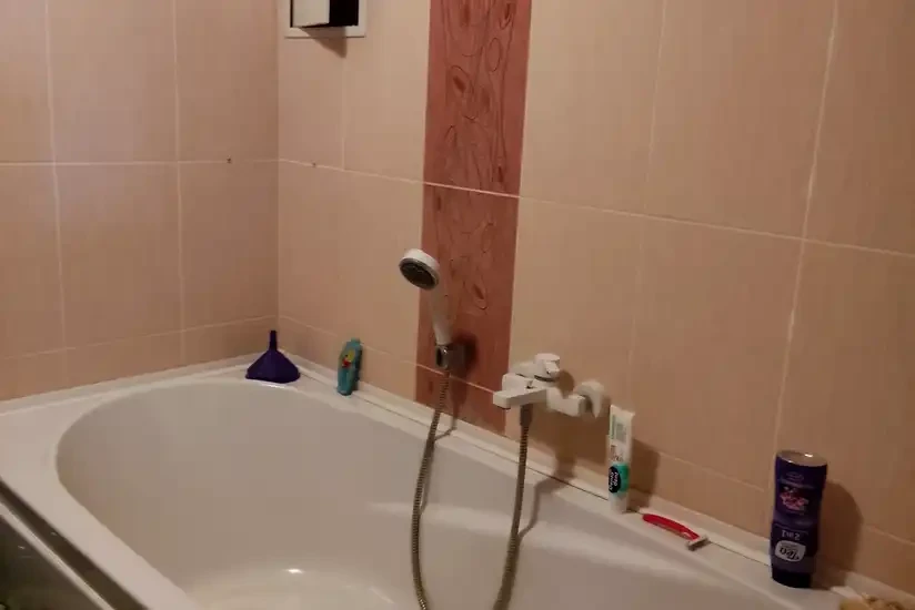 Продам 3к квартиру в центре возле метро