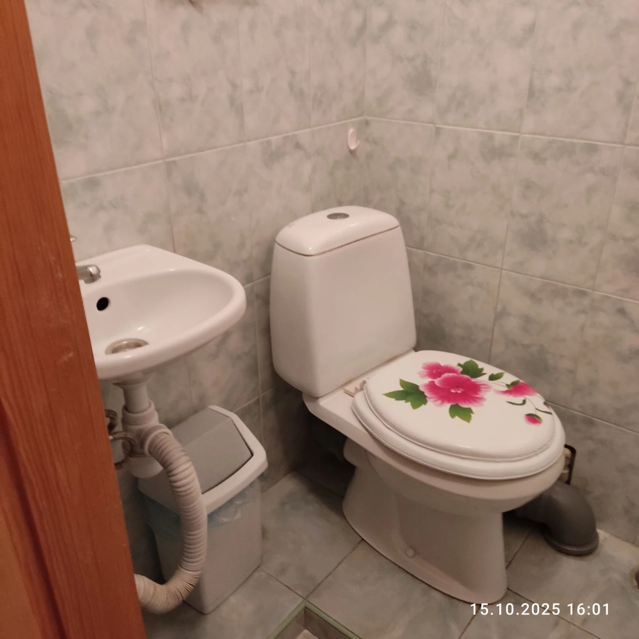 Продам 3к квартиру в центре возле метро