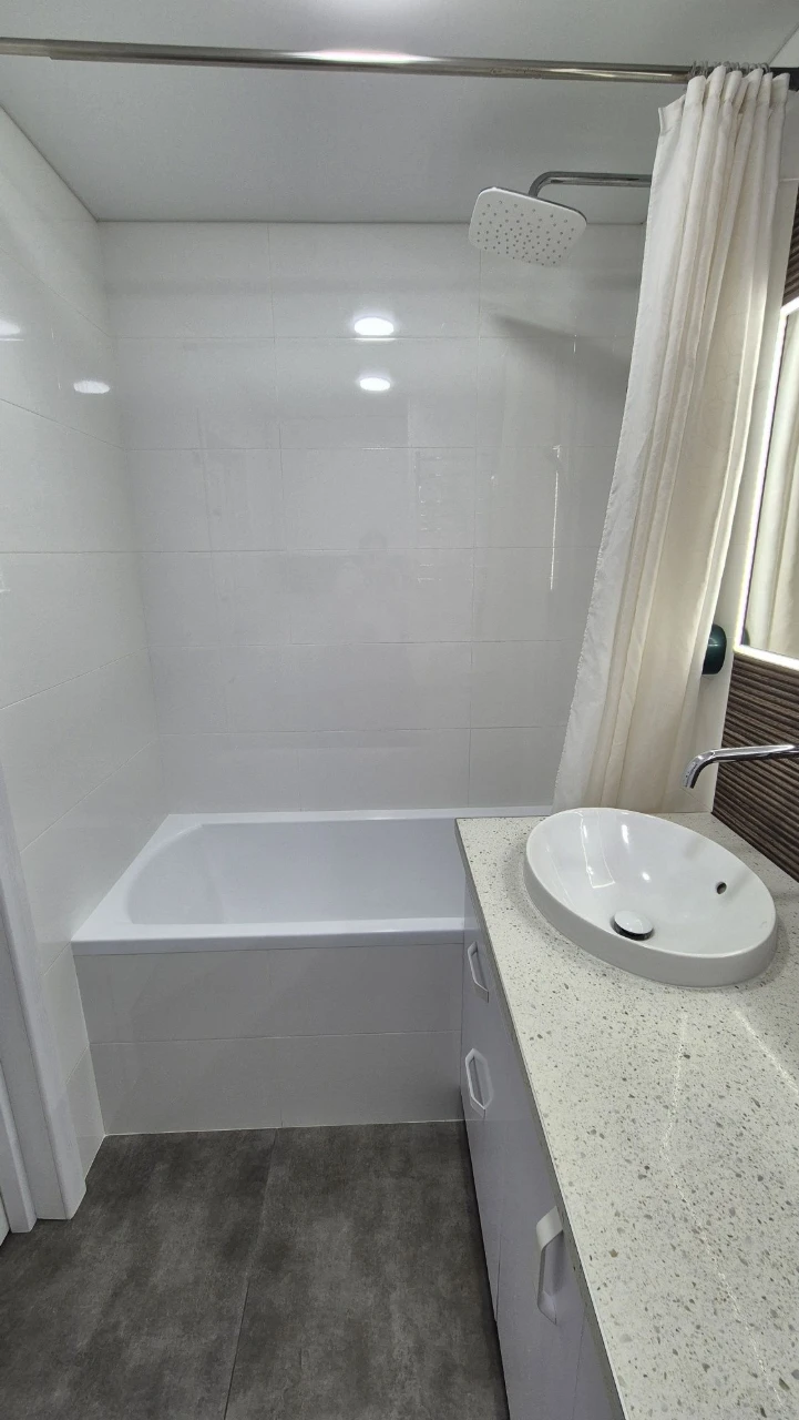 2-room apartment renovated, with furniture and economical heating, St.