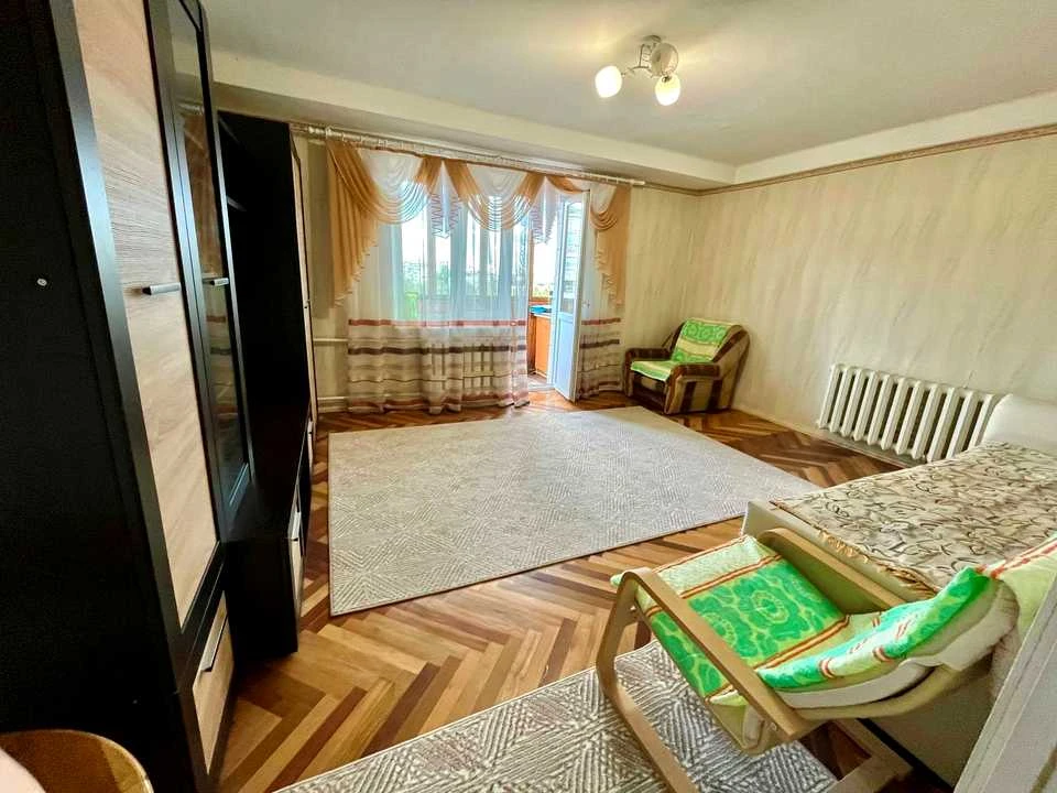 Квартира. Київ, Кирилівська вул.