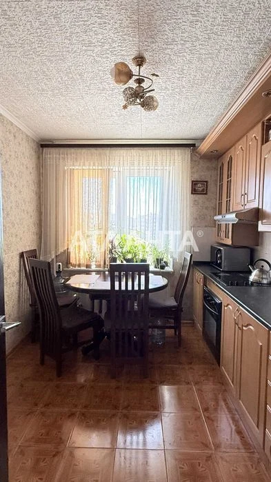 К продаже 2-комнатная квартира с ремонтом на Семена Палия, с.
