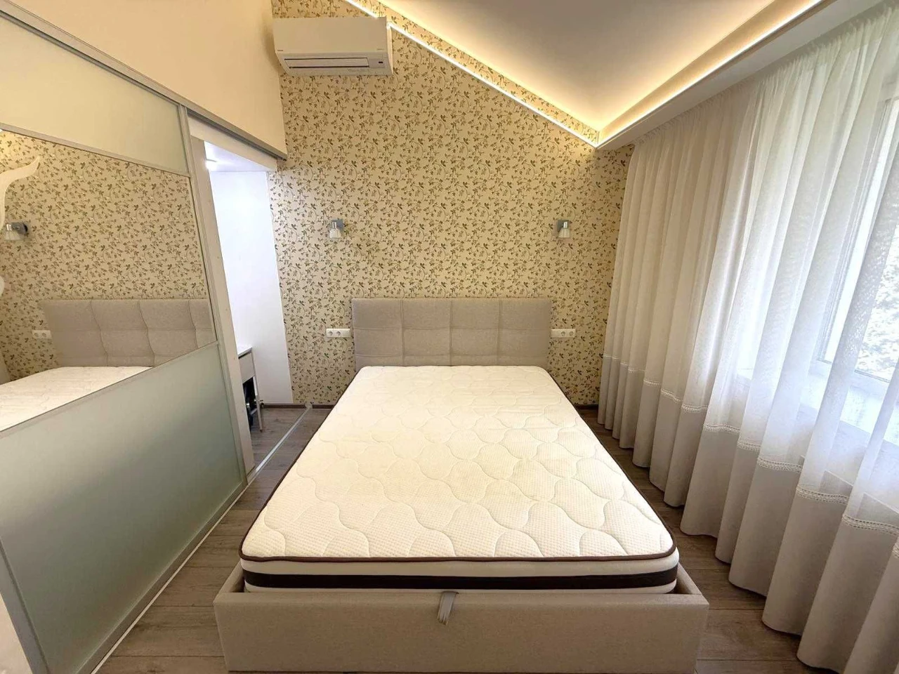 For Sale: 3-room apartment in a club house Dnipro center