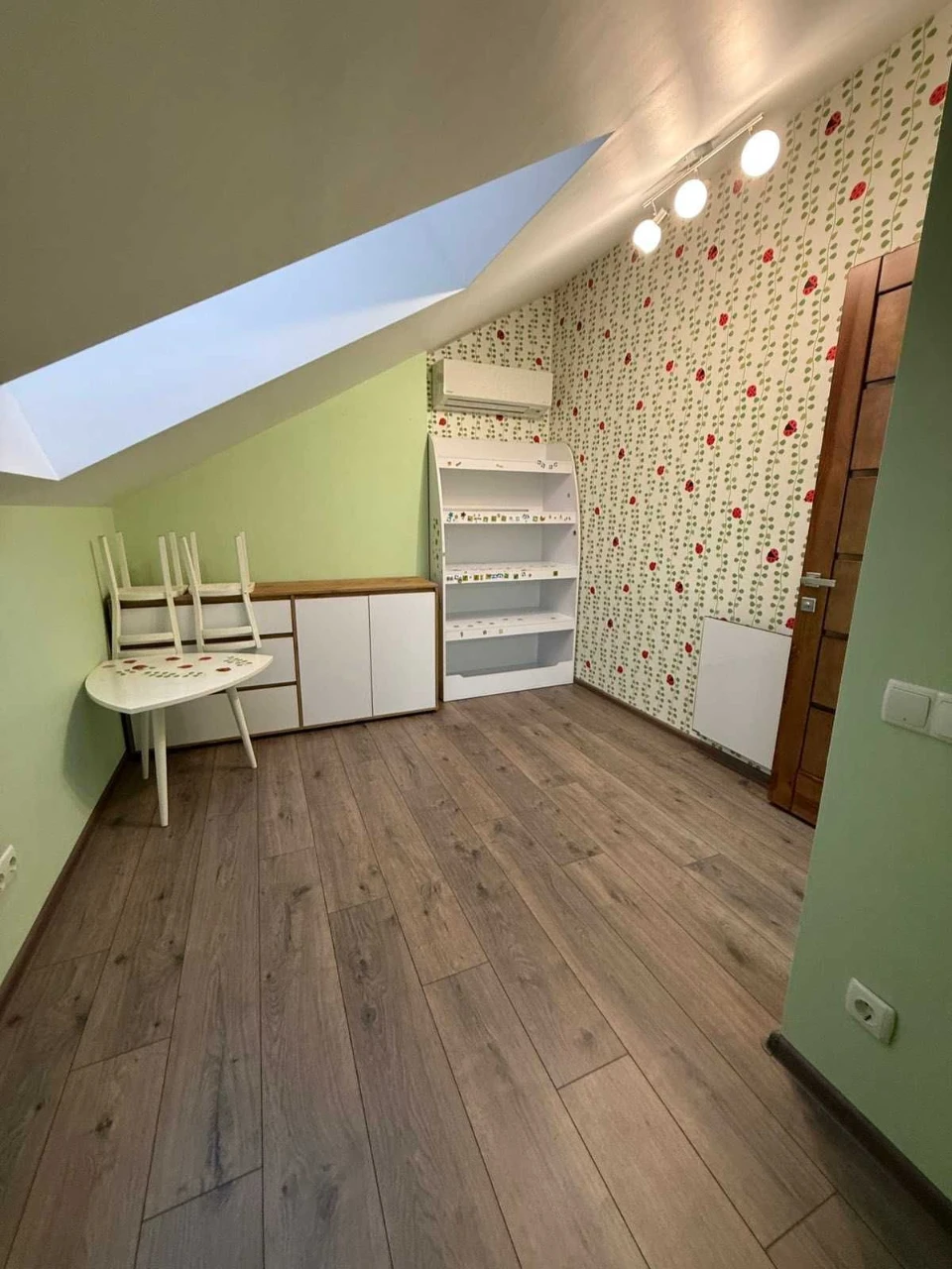 For Sale: 3-room apartment in a club house Dnipro center