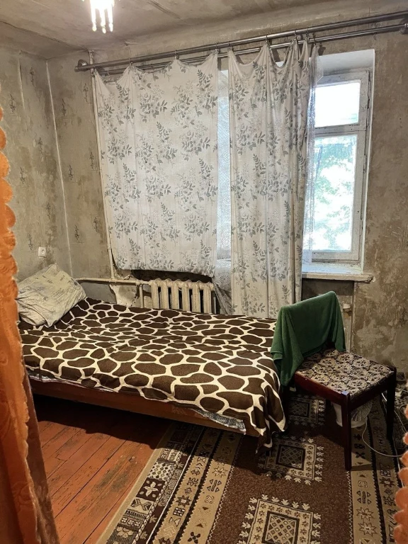 Urgent sale of a cozy apartment on Kygyzskaya Street