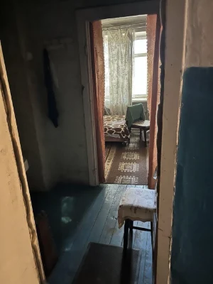 Терміново продається квартира типу "гостинка" на вулиці Киргізській