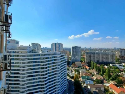 Apartment. Odessa, Kompasniy Prospect.