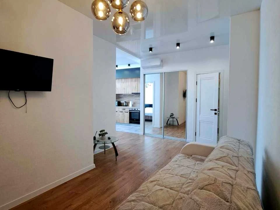 Apartment. Odessa, Kompasniy Prospect.