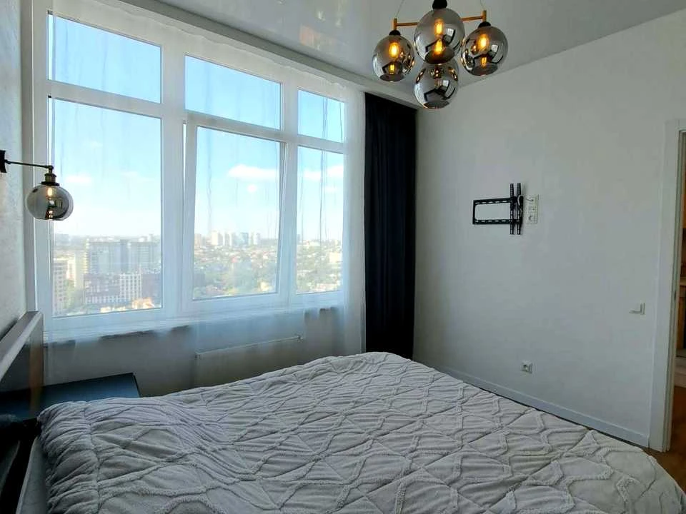 Apartment. Odessa, Kompasniy Prospect.