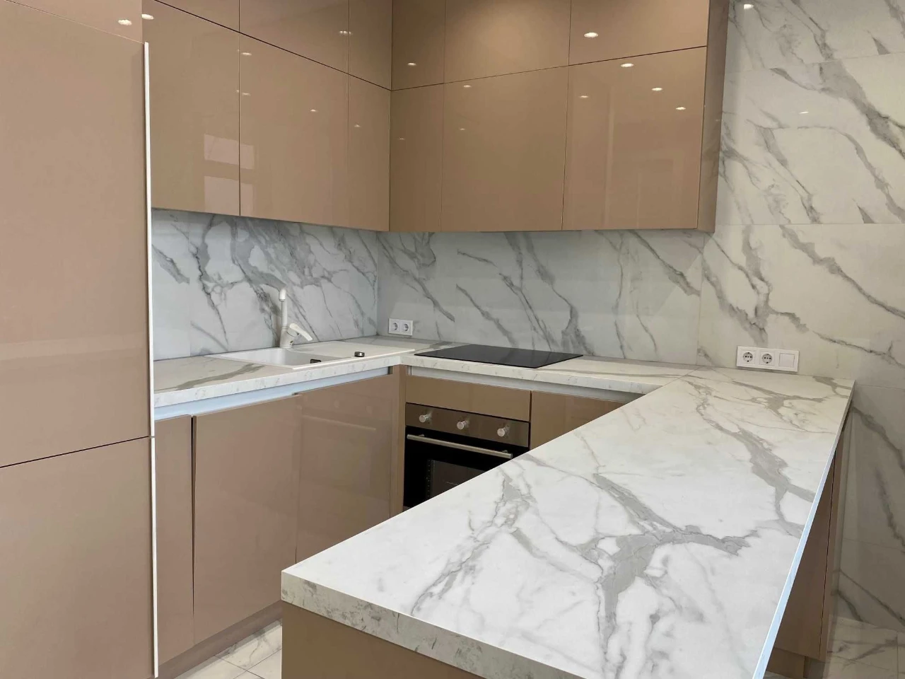 Каховська 62а, 2к, 62м2, 118.000 $. Без%. Продаж 2-х кімнатн