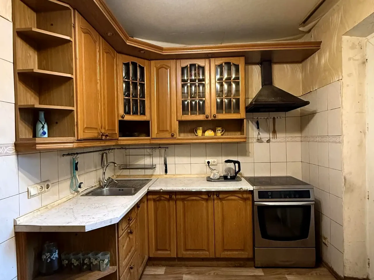 Rent of a 3-room apartment 70 sq.m 4/16 floor