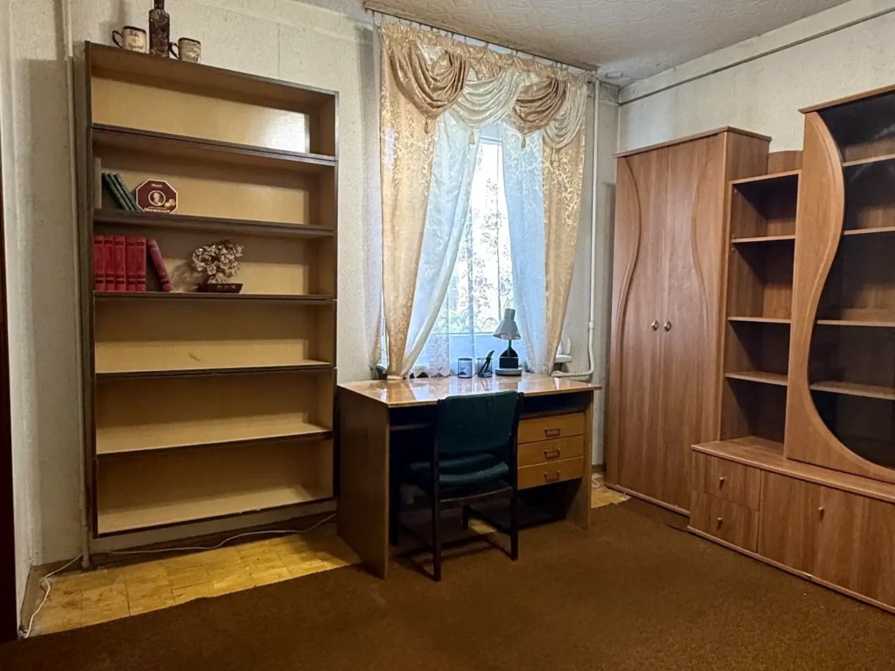 Rent of a 3-room apartment 70 sq.m 4/16 floor