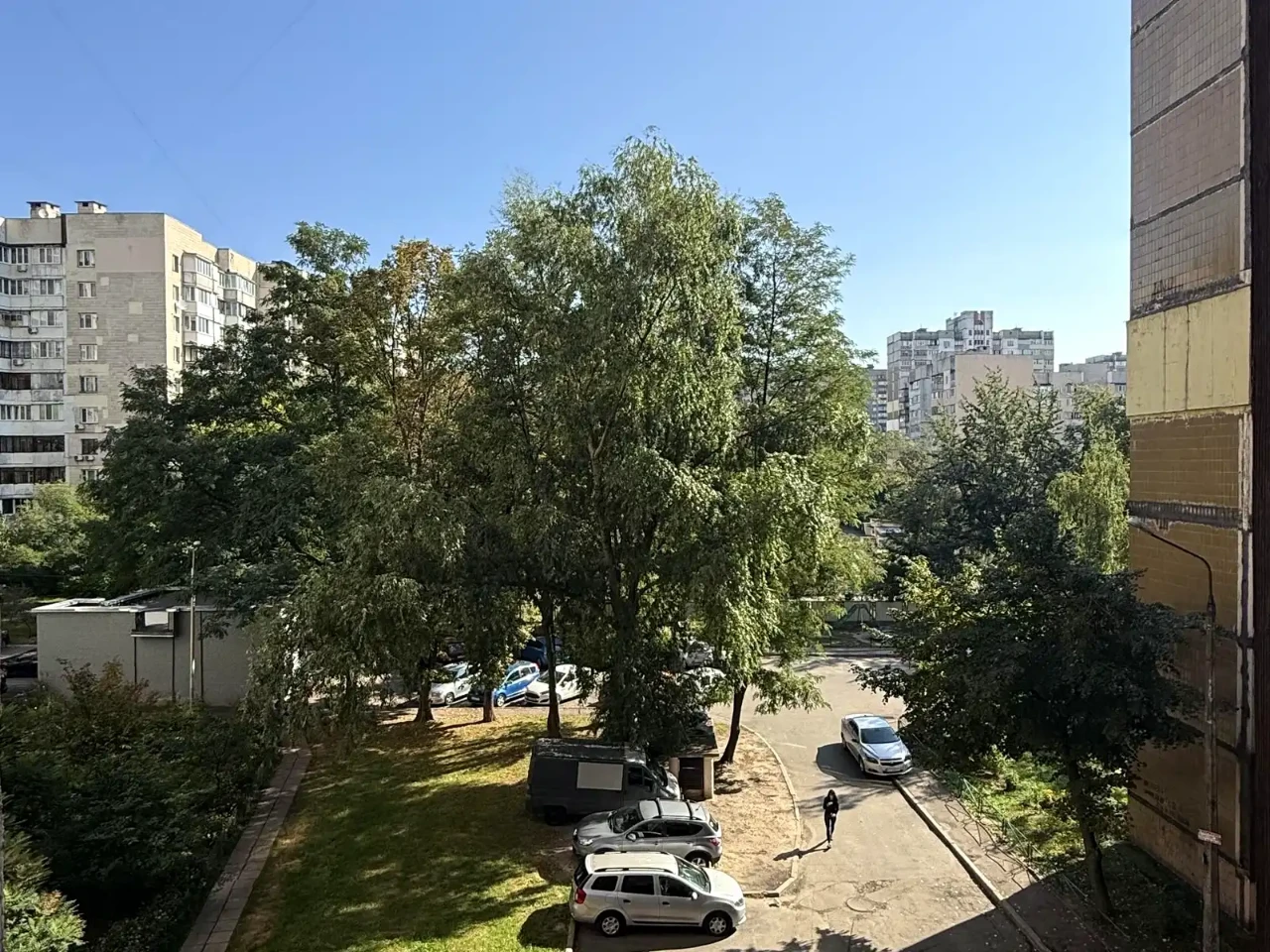 Rent of a 3-room apartment 70 sq.m 4/16 floor