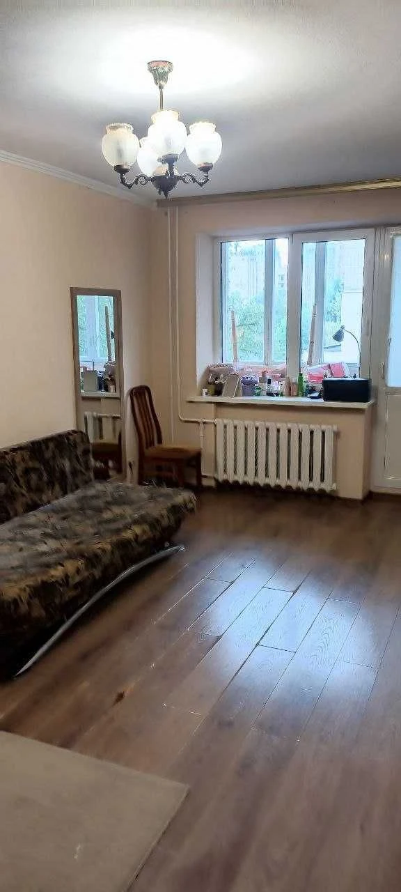 Продам однокімнатну  затишну квартиру в цегляному будинку на