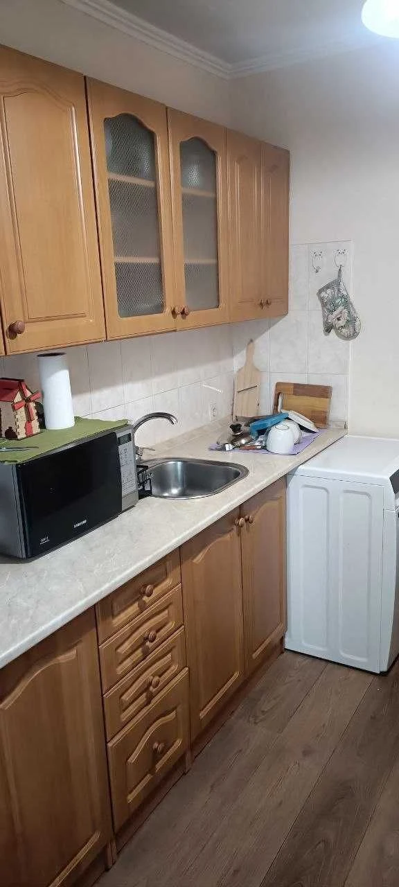 Продам однокімнатну  затишну квартиру в цегляному будинку на
