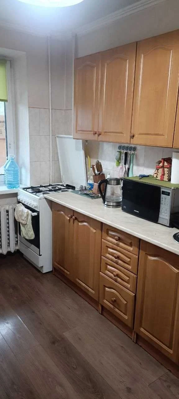 Продам однокімнатну  затишну квартиру в цегляному будинку на