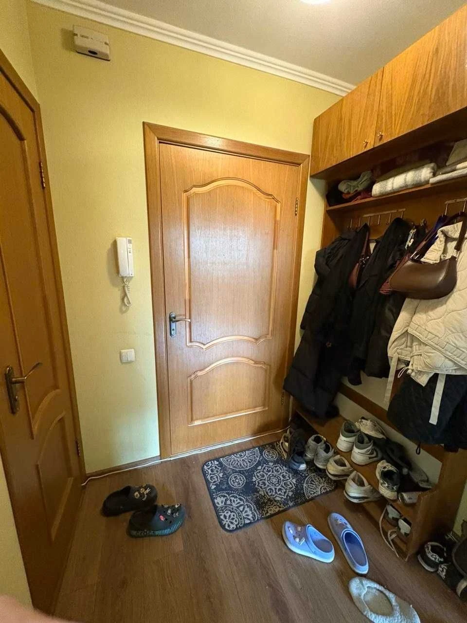 Продам однокімнатну  затишну квартиру в цегляному будинку на