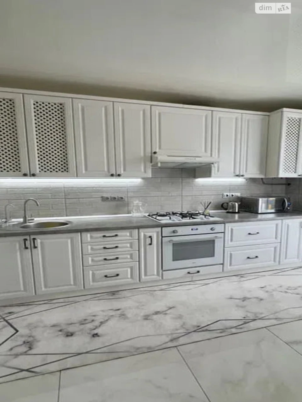 Long-Term Rental Apartment, Holosko