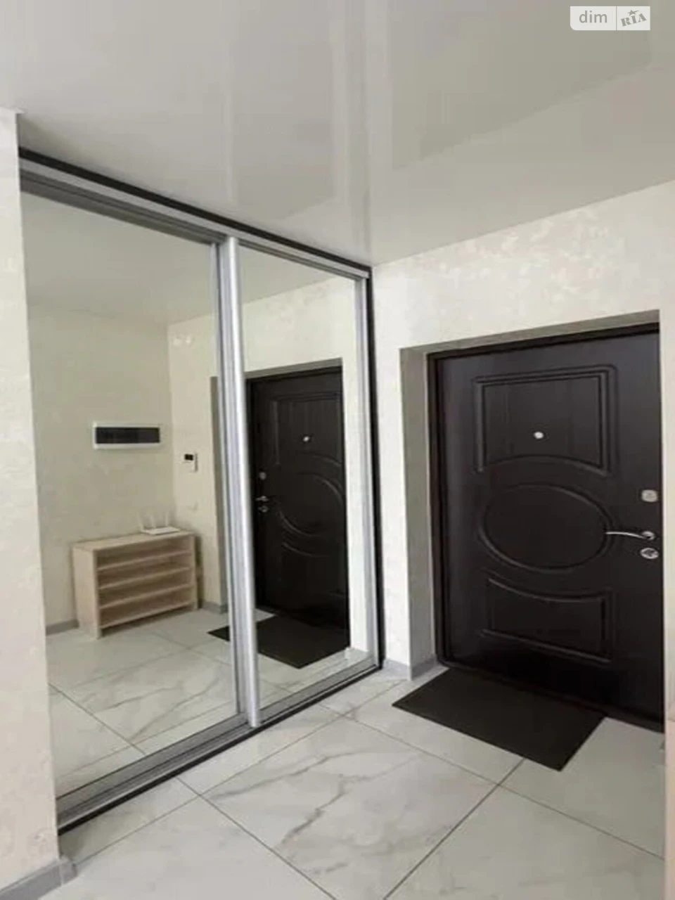 Long-Term Rental Apartment, Holosko