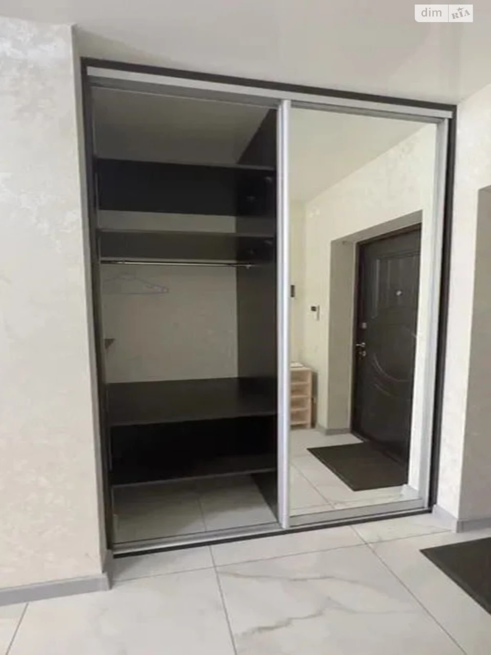 Long-Term Rental Apartment, Holosko