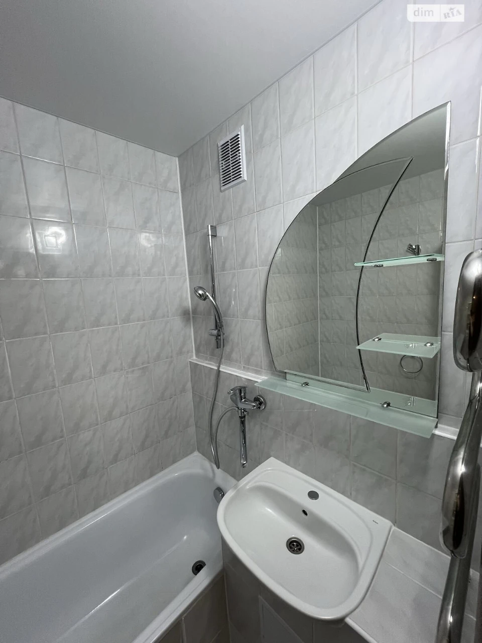 Long-term Rental Apartment Troyeshchyna