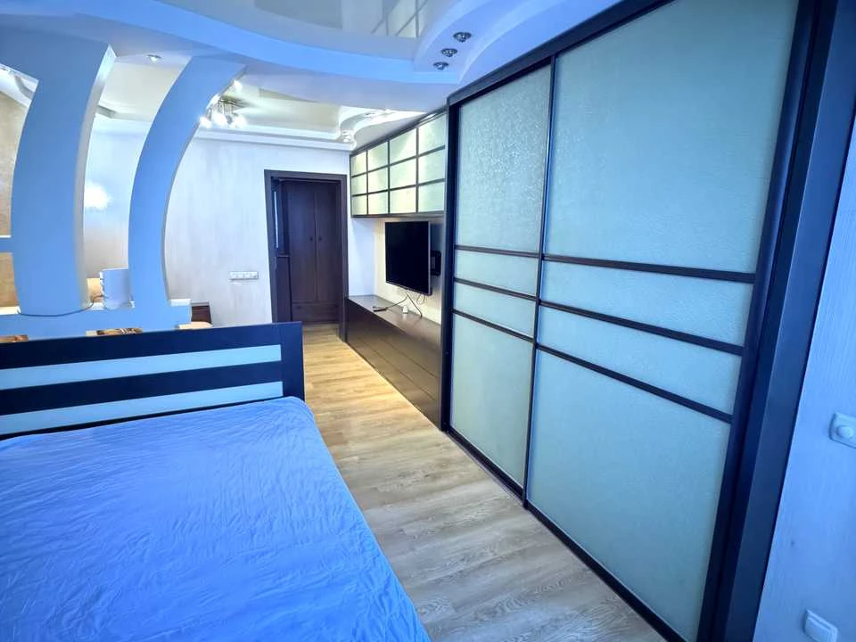 Apartment. Ivan Vykhovs' Street, Kyiv