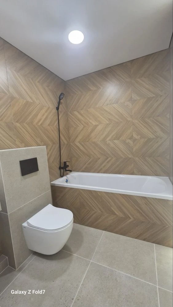 Sale of a 3-room apartment in a new building.